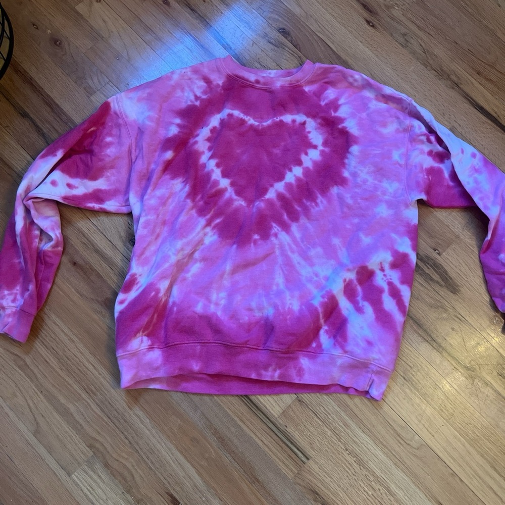 Urban Outfitters heart tie die sweatshirt